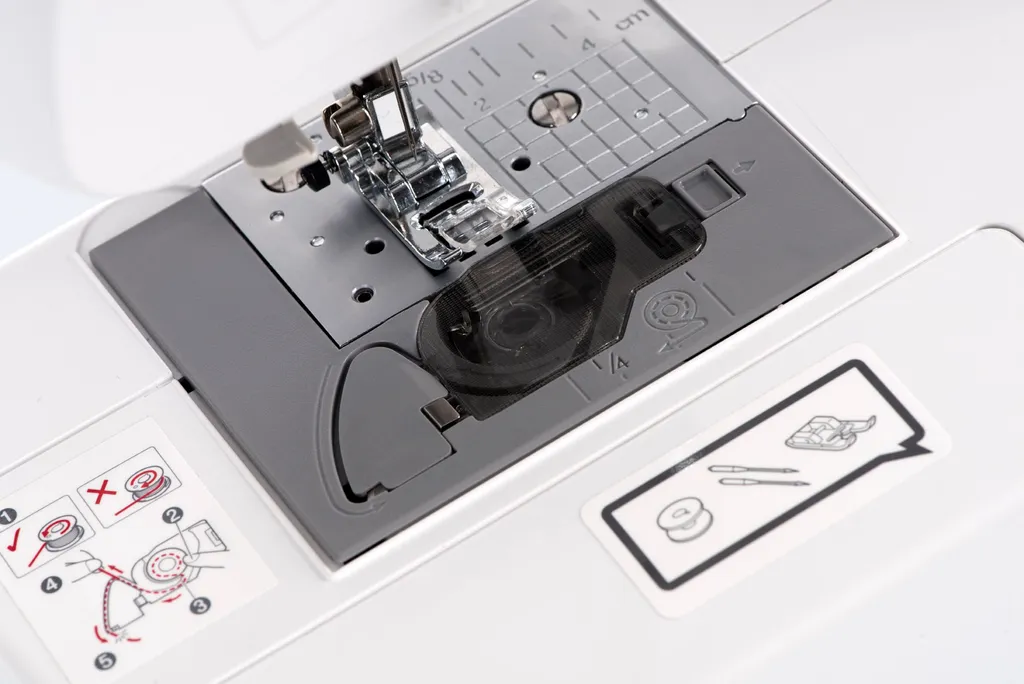 Brother CX70PE (Patchwork Edition) - Elektronische Nähmaschine Mit 70 Nähstichen (Nutz- Elastisch- Und Dekorativstiche), Automatisches Nähen, Multifunktionsdisplay 6 Brother CX70PE (Patchwork Edition) - Elektronische Nähmaschine Mit 70 Nähstichen (Nutz- Elastisch- Und Dekorativstiche), Automatisches Nähen, Multifunktionsdisplay – Bild 4