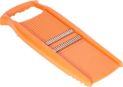 Rohkost- Und Gemüsereibe Orange -Haushaltswaren Store 09354d29d53c7c5896980a66719f522e