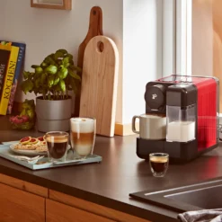 Tchibo Cafissimo Milk Kaffeemaschine Kapselmaschine Inkl. 30 Kapseln Für Caffè Crema, Espresso, Kaffee Und Milchspezialitäten, Rot -Haushaltswaren Store 0ab6ba70609adefa4566536c2dc03766