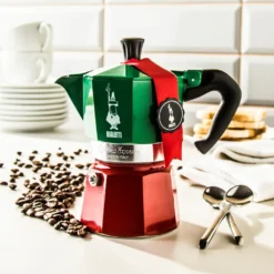 Bialetti - Moka Express Collection Italia (Tricolour), 3-Tassen-Kaffeemaschine, Aluminium -Haushaltswaren Store 0bbb4321d8607b4817cfc407502b8588