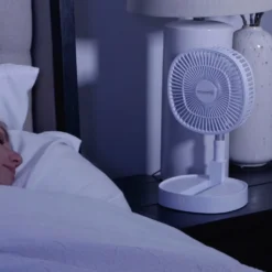 Starlyf® Foldable Fan – Wiederaufladbarer, Kabelloser Und Zusammenklappbarer Ventilator, Akkubetrieb Mit 3 Geschwindigkeiten, 2in1 - Tischventilator Und Standventilator – Aus Der TV Werbung -Haushaltswaren Store 10db69064a2b13b56f114d1b50320a8a