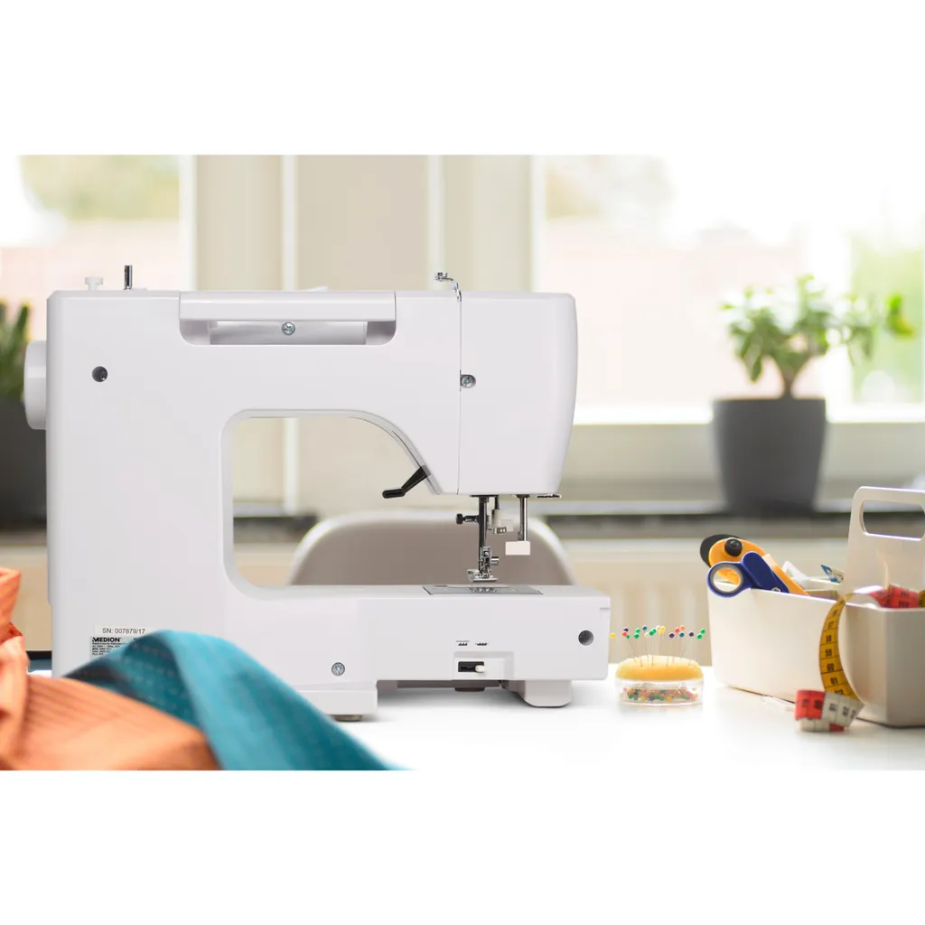 MEDION MD 15694 Digitale Nähmaschine/Knopflochautomatik/100 Stiche/100 Alphabetstiche/69 Doppel-Nadel-Stiche/LED-Nählicht/weiß 4 MEDION MD 15694 Digitale Nähmaschine/Knopflochautomatik/100 Stiche/100 Alphabetstiche/69 Doppel-Nadel-Stiche/LED-Nählicht/weiß – Bild 2