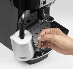 De'Longhi DeLonghi ECAM 22.110B MagnificaS Kaffeevollautomat Schwarz -Haushaltswaren Store 1fa85045b9092407557d4e47c7dee408