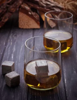 Echos 4er Whisky Steine Set Aus Granit | Wieder Verwendbar | Im Hochwertigem Stoffbeutel | -Haushaltswaren Store 219bb78da1e6b8272ee881864eda4b44