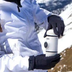 WACACO Nanopresso Tragbare Espressomaschine, Mit Nanopresso-Etui, Upgrade-Version Von Minipresso, Reisekaffeemaschine, Kaffee-To-Go, Manuell Betrieben, Weiß, Nachhaltig -Haushaltswaren Store 2367198c884b6abb03de1d472de3f10a