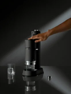 AARKE Wassersprudler Carbonator Pro Mattte Black Schwarz Glasflasche Edelstahl -Haushaltswaren Store 261b6eebbcf9227273a92d0144537f48