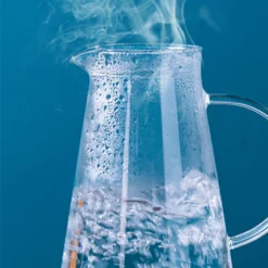 Glaskrug 2 Liter Karaffe Trinkflasche Aus Borosilikatglas Mit Deckel 10 Glaskrug 2 Liter Karaffe Trinkflasche Aus Borosilikatglas Mit Deckel -Haushaltswaren Store 29662325c24521e523e3a3e85a844c74