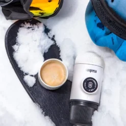 WACACO Nanopresso Tragbare Espressomaschine, Mit Nanopresso-Etui, Upgrade-Version Von Minipresso, Reisekaffeemaschine, Kaffee-To-Go, Manuell Betrieben, Weiß, Nachhaltig -Haushaltswaren Store 3bc05fce45c380b72c28c8037b2c7906