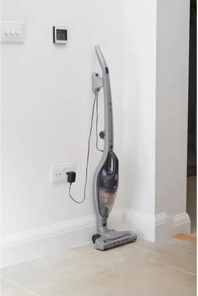 Black & Decker Akkusauger SVB520JW 2in1 Boden- Und Handsauger, 18 Volt 6 Black & Decker Akkusauger SVB520JW 2in1 Boden- Und Handsauger, 18 Volt – Bild 4