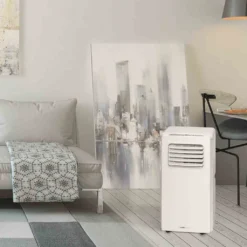 Clatronic Klimagerät CL 3671 Mit LED-Display - Farbe: Weiß - Funktionen: Kühlen, Entfeuchten, Gebläse - 780 W - Inkl. 1,5 M Abluftschlauch + Fensterabluft-Kit + Infrarot-Fernbedienung; 263 807 -Haushaltswaren Store 3d656e63335b035e5d573dab5bf060d4