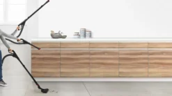 BOSCH BGL6FAM1 - Staubsauger Mit Beutel - Blau - Leistungsvariator Mit Griff - Integrierte Mehrzweckbürste - Erhaltenes Zubehör -Haushaltswaren Store 40aa961ac5dfbe05d29fb99c230b5039