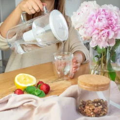 Wessper Wasserfilterkanne Aus Glas 2.5 L Kompatibel Mit Brita Classic -wasserfilterkartuschen | Inklusive 1 Wasserfilter-kartusche, Reduziert Kalk Und Chlor, Weiß -Haushaltswaren Store 4b61d955b19cd8b38b69661fdfdc18c5