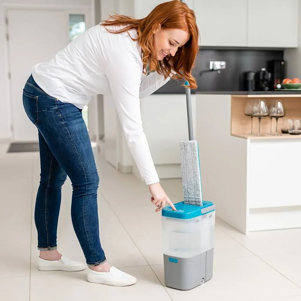 LIVINGTON Everclean Mop Mit Frischwasserpumpe | Bodenwischer Set Mit 2 Mikrofaserpads Und Eimer | Geeignet Für Alle Arten Von Böden Und Oberflächen | Das Original Aus Dem TV 8 LIVINGTON Everclean Mop Mit Frischwasserpumpe | Bodenwischer Set Mit 2 Mikrofaserpads Und Eimer | Geeignet Für Alle Arten Von Böden Und Oberflächen | Das Original Aus Dem TV – Bild 6
