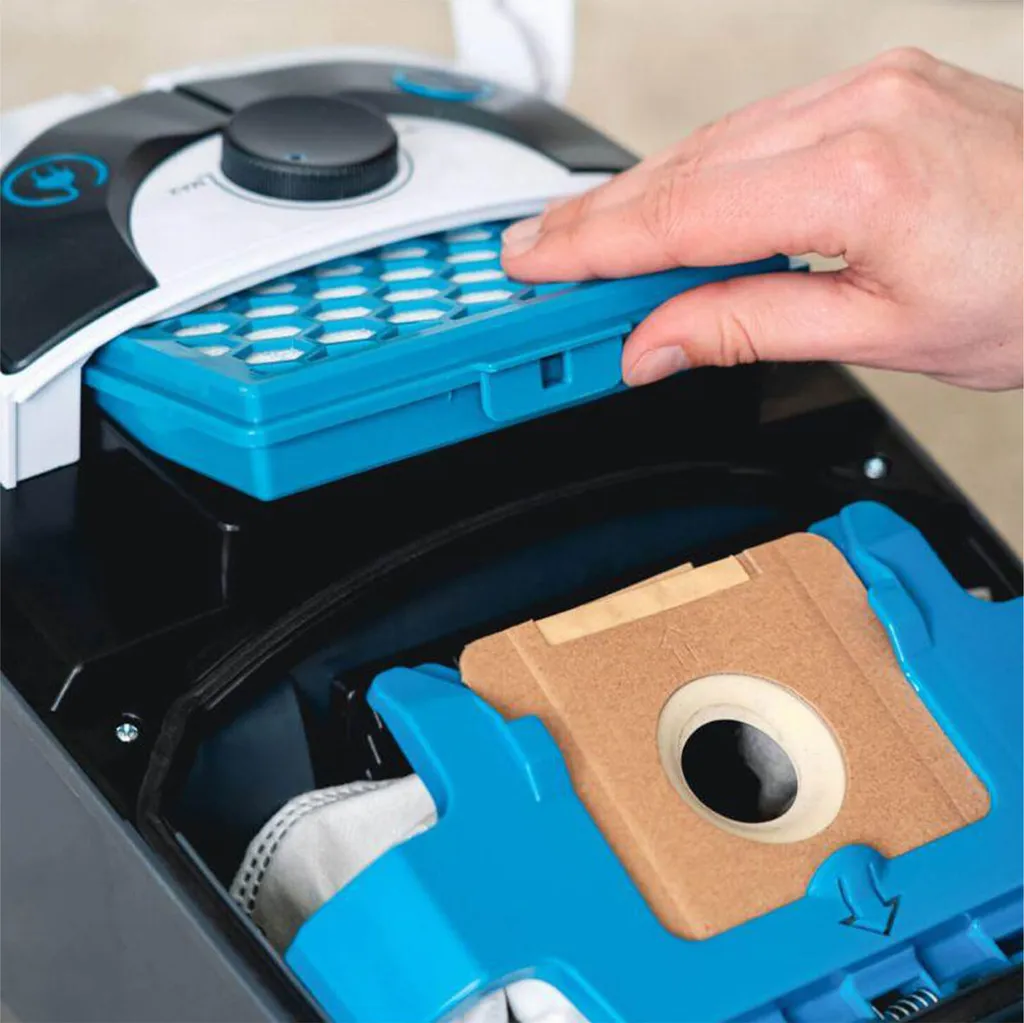 HooGo B3+ Bodenstaubsauger 3 Liter Mit Beutel Inkl. Parkett-, Polster- Und Fugendüse, Möbelbürste, 11m Aktionsradius, HEPA14 Filter, Allergikertauglich 15 HooGo B3+ Bodenstaubsauger 3 Liter Mit Beutel Inkl. Parkett-, Polster- Und Fugendüse, Möbelbürste, 11m Aktionsradius, HEPA14 Filter, Allergikertauglich – Bild 13