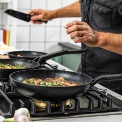 KitchenAid Pfannenset Classic Forged - ø 20, 24 Und 28 Cm - Keramische Antihaftbeschichtung 17 KitchenAid Pfannenset Classic Forged - ø 20, 24 Und 28 Cm - Keramische Antihaftbeschichtung -Haushaltswaren Store 54585b8eb3fa69e7c2c8c2512733e627