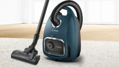 BOSCH BGL6FAM1 - Staubsauger Mit Beutel - Blau - Leistungsvariator Mit Griff - Integrierte Mehrzweckbürste - Erhaltenes Zubehör -Haushaltswaren Store 5cecd95d1d6e15e7e66c6704289badba