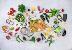 Fackelmann Parmesanreibe- Und Frischebox, Parmesanhobel, Käsereibe Mit Servier-Behälter (Farbe: Transparent/Grau), Menge: 1 Stück -Haushaltswaren Store 64c04e755d8a8812eca49063505a41b7