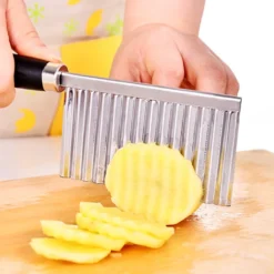 Potato Wavy Edged Knife Edelstahl Küchenhelfer Gemüse Obst Schneidwerkzeug Küchenzubehör Pommes Frites Maschine -Haushaltswaren Store 6ad8fcb46ee14cb679f111435b7372c6