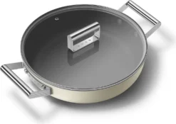 SMEG Servierpfanne Mit Deckel Matt Creme - Ø 28 Cm / 3,7 Liter -Haushaltswaren Store 6d22b28c23d269d129b170792d7950d3