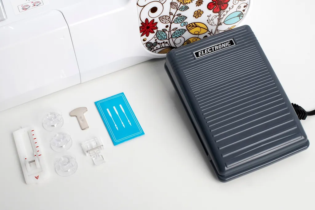 Brother JX17FE (Fantasy Edition) Nähmaschine Mit 17 Nähprogramme, Nutz- Elastisch- Und Dekorativstiche, Anfänger, Freiarm, Automatisches Nähen, Elektrische Handheld Nähmaschinen Geeignet Für Kleidung 9 Brother JX17FE (Fantasy Edition) Nähmaschine Mit 17 Nähprogramme, Nutz- Elastisch- Und Dekorativstiche, Anfänger, Freiarm, Automatisches Nähen, Elektrische Handheld Nähmaschinen Geeignet Für Kleidung – Bild 7