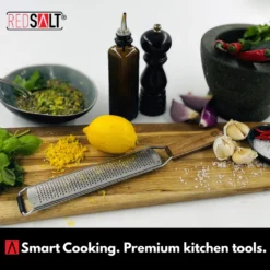 REDSALT® Premium Zester Edelstahl Reibe Mit Holzgriff | Rasiermesserscharfe Klinge | Küchenreibe Für Zitrone Ingwer Muskatnuss | Parmesanreibe Ingwerreibe Zitronenreibe Käsereibe 14 REDSALT® Premium Zester Edelstahl Reibe Mit Holzgriff | Rasiermesserscharfe Klinge | Küchenreibe Für Zitrone Ingwer Muskatnuss | Parmesanreibe Ingwerreibe Zitronenreibe Käsereibe -Haushaltswaren Store 70f4868207bca1209b7f1a957e8c6ea1