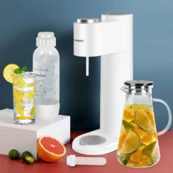SODASWEET Wassersprudler-Set, Sodawasser Maschine Soda Maker Mit 1x CO2 Zylinder(425g Kohlensäure Für 60L Wasser), 1x 1L PET-Flasche, Ideal Für Zuhause, Bar, Restaurant Usw. 10 SODASWEET Wassersprudler-Set, Sodawasser Maschine Soda Maker Mit 1x CO2 Zylinder(425g Kohlensäure Für 60L Wasser), 1x 1L PET-Flasche, Ideal Für Zuhause, Bar, Restaurant Usw. -Haushaltswaren Store 7a6f306a1171895ef07a5049c2f3fab2