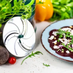 Genius Nicer Dicer Pegasus Gemüsezerkleinerer 10-tlg | Handzugdeckel | Geringer Kraftaufwand | Gemüseschneider Für Schnelles & Sicheres Arbeiten | Fein Reiben + Grob Schneiden -Haushaltswaren Store 7ab2c1654ddf0b0e89761d79127ab359