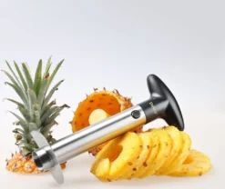 Deiss PRO Ananasschneider - 2 In 1 Edelstahl Ananasschneider & Schäler - Macht Die Perfekten Ananas Ringe Ohne Eine Sauerei - Spülmaschinenfest 16 Deiss PRO Ananasschneider - 2 In 1 Edelstahl Ananasschneider & Schäler - Macht Die Perfekten Ananas Ringe Ohne Eine Sauerei - Spülmaschinenfest -Haushaltswaren Store 7c8720a3f550be604112f9a82def193e