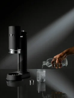 AARKE Wassersprudler Carbonator Pro Mattte Black Schwarz Glasflasche Edelstahl -Haushaltswaren Store 7ebe1c14c8aebb346e4970813bf7481e