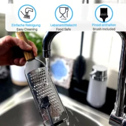 REDSALT® Premium Parmesanreibe Mit Holzgriff | Rasiermesserscharfe Profi Julienne Edelstahl Reibe Für Feine Gemüsestreifen Karotte Zucchini Kartoffel Obst Apfel | Küchenreibe Hobel Raspel Für Käse -Haushaltswaren Store 894c628bfcb407dbfc3c3c11732632bb