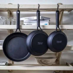 KitchenAid Pfannenset Classic Forged - ø 20, 24 Und 28 Cm - Keramische Antihaftbeschichtung 16 KitchenAid Pfannenset Classic Forged - ø 20, 24 Und 28 Cm - Keramische Antihaftbeschichtung -Haushaltswaren Store 9a6213d1077fc8b3d5e1c1475e1ad63f