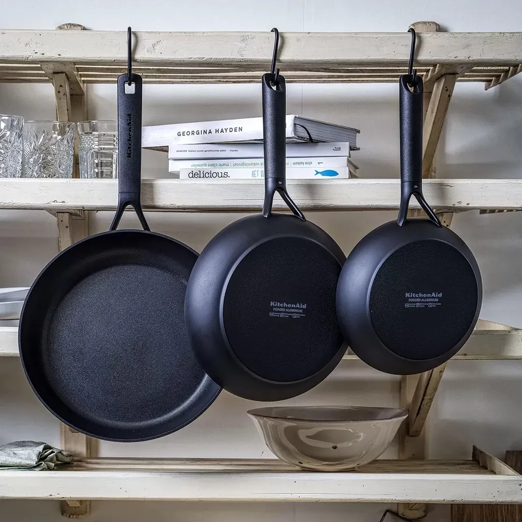 KitchenAid Pfannenset Classic Forged - ø 20, 24 Und 28 Cm - Keramische Antihaftbeschichtung 8 KitchenAid Pfannenset Classic Forged - ø 20, 24 Und 28 Cm - Keramische Antihaftbeschichtung – Bild 6