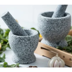 Granit-Mörser-Set Mit Schutzboden, Holzlöffel Und Gratis EBook – Mörser Und Stößel Aus Stabilem Und Geruchlosem Granit – Gewürzmörser,klein -Haushaltswaren Store 9d00e12b8aae8128583699f0591e7e60