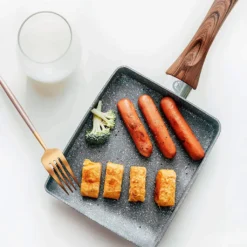 Artcome Japanische Omelettpfanne, Tamagoyaki, Eierpfanne, Rechteckige Mini-Bratpfanne Mit Silikonspatel Und Bürste, Schwarze Platte (schwarz) -Haushaltswaren Store a907bb60ef4582ddcf8a7785500fb800 2