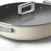 SMEG Servierpfanne Mit Deckel Matt Creme - Ø 28 Cm / 3,7 Liter -Haushaltswaren Store ba7dda81cf7f99ec3207377a2814e20b