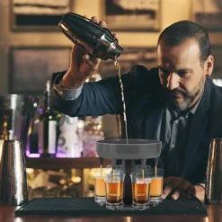 Schnapsglasspender, Schnapsglas-Spender, Shot Glas Dispenser Für Flüssigkeit/Getränke/Cocktail/Bier, Spirituosen Spender Für Cocktail-Party Barparty, Freunde Versammeln Sich -Haushaltswaren Store bdfa9ae7ca432e82b06ac4c3fe9394c7