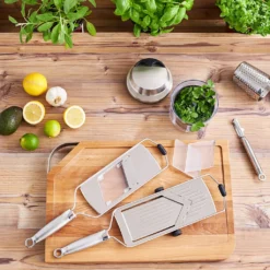 Rösle Hobel Mit V-Klinge Griff Edelstahl -Haushaltswaren Store c05712e54ef6dbfa5074fa87e67e3f39