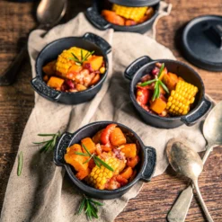 BBQ-Toro 19-teiliges Dutch Oven Set In Holzkiste | Mit Dutch Oven Feuertopf Und Mehr | Preseasoned -Haushaltswaren Store c1f9df52e4f235c7f621aa6a7826efa2