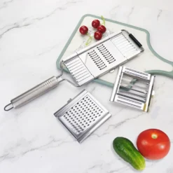 4-fach Gemüsehobel Mit 3 Zusätzlichen Einsätzen. V-Schneider, Julienneschneider Und Parmesanreibe. -Haushaltswaren Store c8faf2e76ae0272e4c044551dbb61197