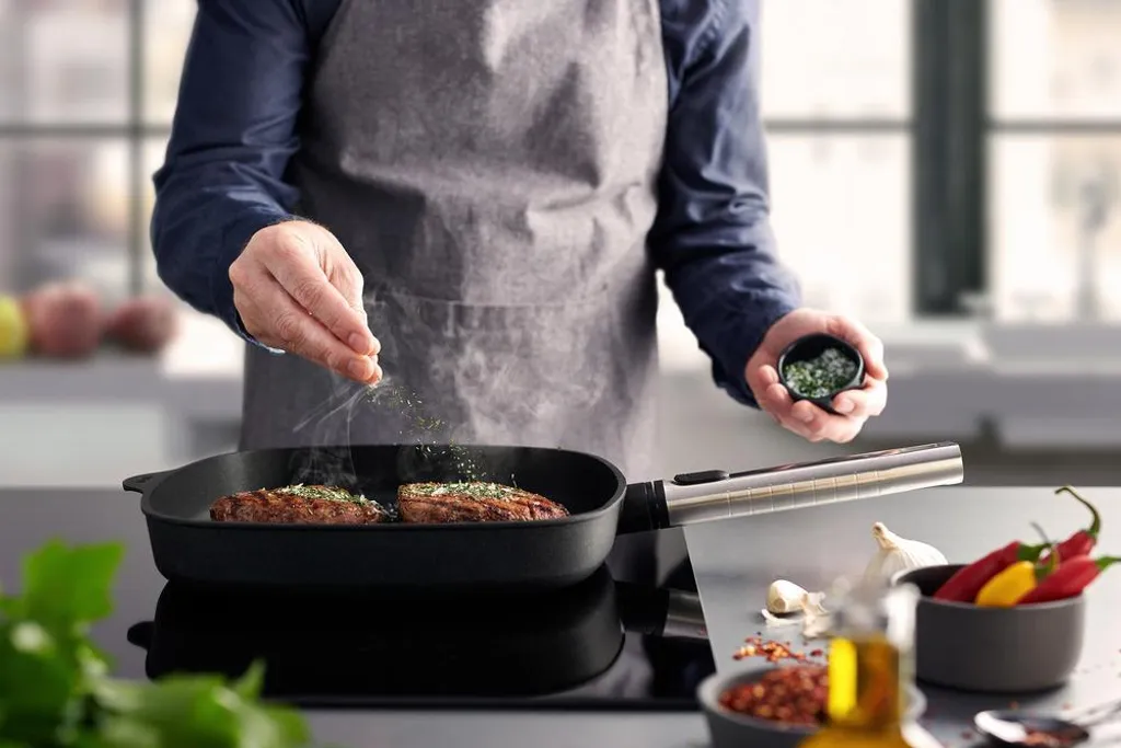 Woll Diamond XR Logic Pro Induktion, Guss-Viereckpfanne, 24 X 24 Cm, 6,5 Cm Hoch, 2,5 Liter 4 Woll Diamond XR Logic Pro Induktion, Guss-Viereckpfanne, 24 X 24 Cm, 6,5 Cm Hoch, 2,5 Liter – Bild 2