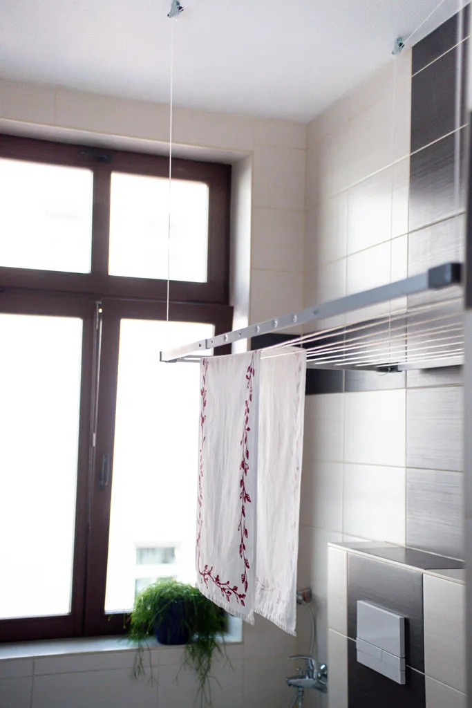 DRY-SMART Flex Deckenwäschetrockner - Deckentrockner Ausziehbar - Wäscheständer Für Die Decke – Für Badewanne, Balkon, Innen Und Outdoor – Platzsparend - Einfache Deckenbefestigung 100-160 Cm 5 DRY-SMART Flex Deckenwäschetrockner - Deckentrockner Ausziehbar - Wäscheständer Für Die Decke – Für Badewanne, Balkon, Innen Und Outdoor – Platzsparend - Einfache Deckenbefestigung 100-160 Cm – Bild 3