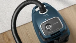 BOSCH BGL6FAM1 - Staubsauger Mit Beutel - Blau - Leistungsvariator Mit Griff - Integrierte Mehrzweckbürste - Erhaltenes Zubehör -Haushaltswaren Store d71897fc8550a95884d7fc229cdcb910