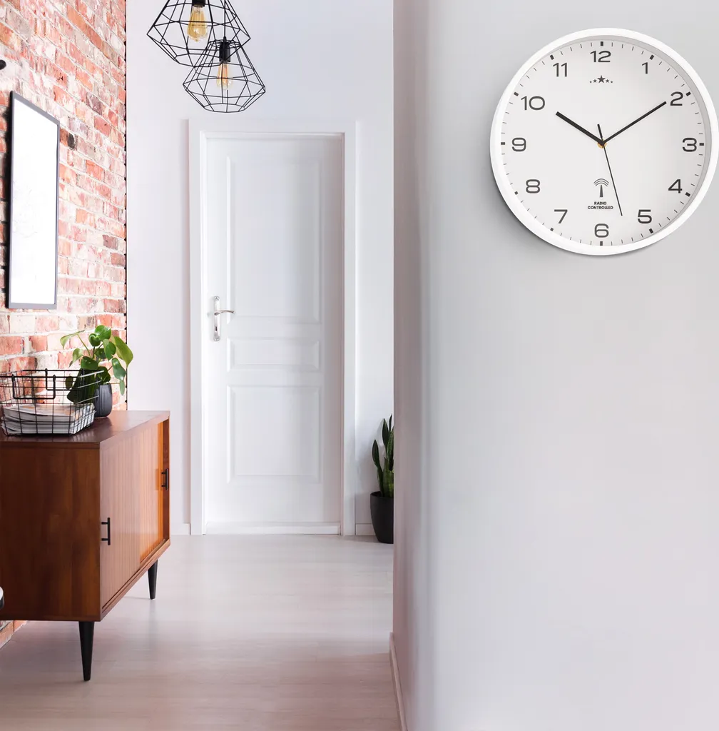 Monzana Wanduhr Funk Automatische Zeitumstellung Geräuscharm Quarzuhrwerk Analog 31 Cm Indoor Funkuhr Uhr Modern Weiß 4 Monzana Wanduhr Funk Automatische Zeitumstellung Geräuscharm Quarzuhrwerk Analog 31 Cm Indoor Funkuhr Uhr Modern Weiß – Bild 2
