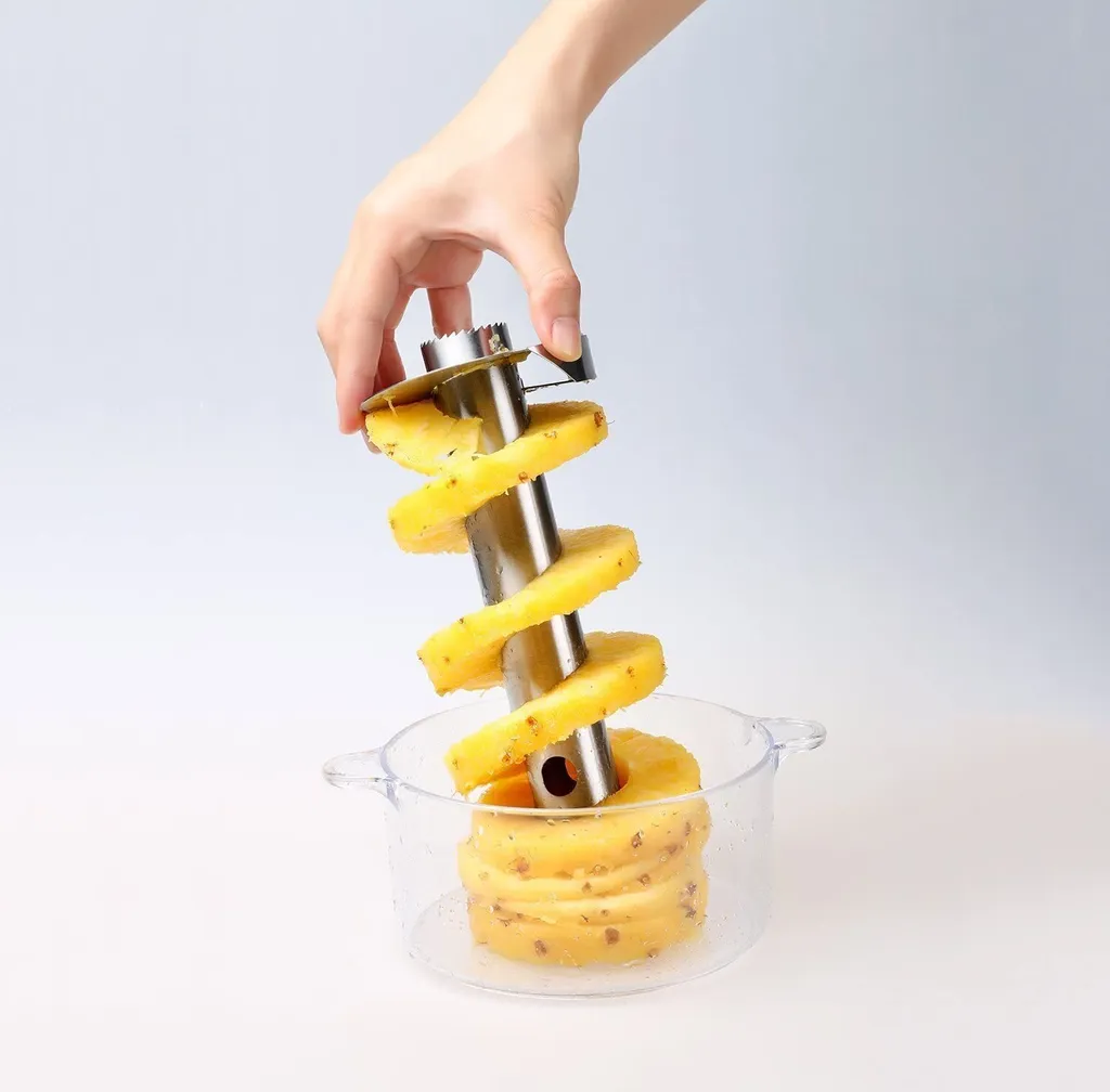 Deiss PRO Ananasschneider - 2 In 1 Edelstahl Ananasschneider & Schäler - Macht Die Perfekten Ananas Ringe Ohne Eine Sauerei - Spülmaschinenfest 8 Deiss PRO Ananasschneider - 2 In 1 Edelstahl Ananasschneider & Schäler - Macht Die Perfekten Ananas Ringe Ohne Eine Sauerei - Spülmaschinenfest – Bild 6