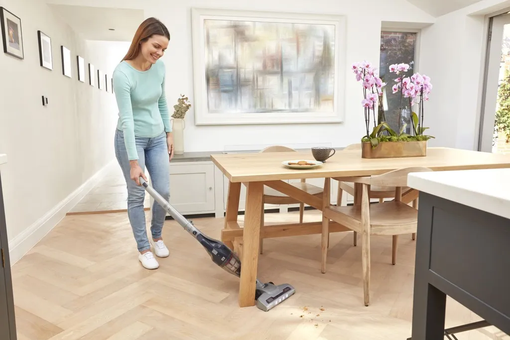 Black & Decker Akkusauger SVB520JW 2in1 Boden- Und Handsauger, 18 Volt 4 Black & Decker Akkusauger SVB520JW 2in1 Boden- Und Handsauger, 18 Volt – Bild 2