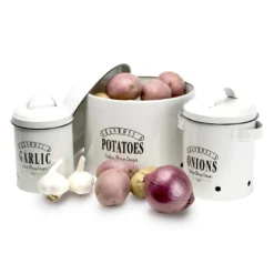 Klarstein Granrosi Georgia Vorratsbehälter Vorratstopf 3er-Set , Knoblauchtopf, Zwiebeltopf, Kartoffeltopf , Emaille-Stahlblech , Rostfrei , Lüftungsöffnungen , Vintage-Design , Creme 13 Klarstein Granrosi Georgia Vorratsbehälter Vorratstopf 3er-Set , Knoblauchtopf, Zwiebeltopf, Kartoffeltopf , Emaille-Stahlblech , Rostfrei , Lüftungsöffnungen , Vintage-Design , Creme -Haushaltswaren Store ea94663ccc2f86035e782b9c1b22bf57