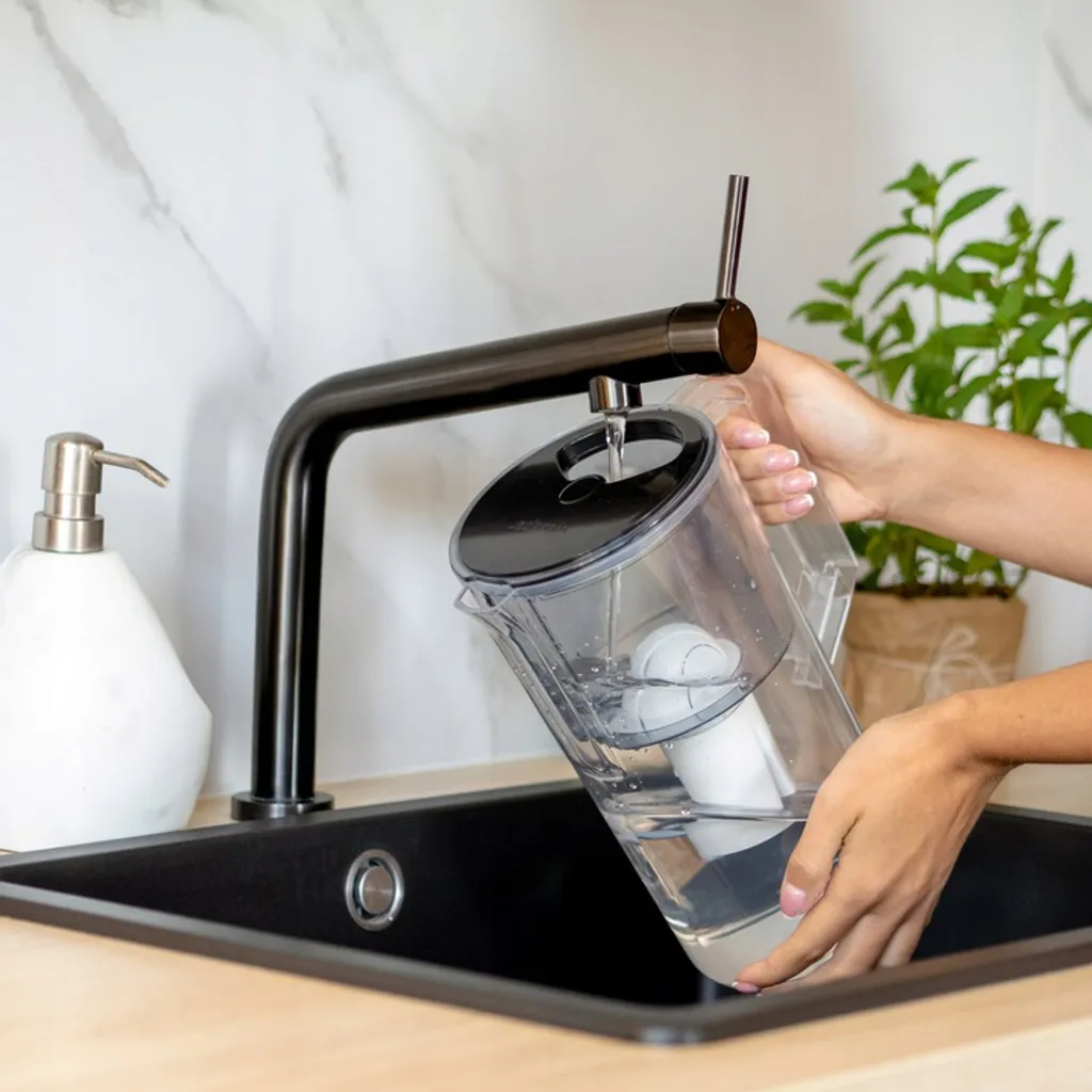 Wessper AquaClassic Basic Wasserfilter Krug 2.5L + 4x Kartusche / Wasserfilter - Farbe Schwarz 7 Wessper AquaClassic Basic Wasserfilter Krug 2.5L + 4x Kartusche / Wasserfilter - Farbe Schwarz – Bild 5