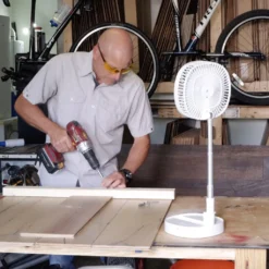 Starlyf® Foldable Fan – Wiederaufladbarer, Kabelloser Und Zusammenklappbarer Ventilator, Akkubetrieb Mit 3 Geschwindigkeiten, 2in1 - Tischventilator Und Standventilator – Aus Der TV Werbung -Haushaltswaren Store f10493de0ca0429c12a49a60869e4a43