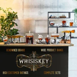 Whisiskey - Whisky Karaffe – Twisted Dekanter Set - Whiskey Karaffe Set - 1000ML - Geschenke Für Männer - Inkl. 8 Whisky Steine, Zange & 2 Whisky Gläser -Haushaltswaren Store fcd7f72e511d0215db3cb38327f25258